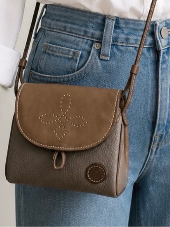 Liz Claiborne Handbags - Vintage Liz Claiborne Leather Crossbody Bag Brown Taupe 90s Mini Purse